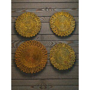 Vintage Set Of 4 Handwoven Sunburst Design Straw Placemats / trivet With Looped